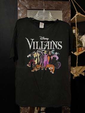 Disney Villains Group Graphic T-Shirt on Delta Pro Weight Tag